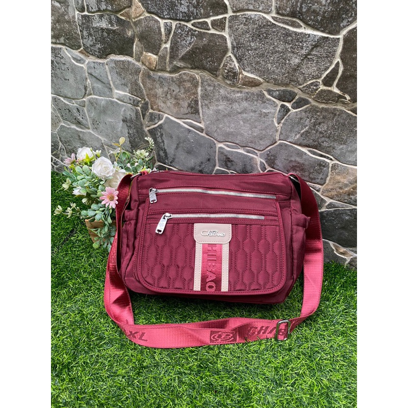 Tas Selempang Chibao 192-22-C kulit paling baru cantik bordirnya kombinasi kulit. Tas Wanita Import Tas Chibao Import BEST SELLER TERBARU BISA BAYAR DITEMPAT.!!!!