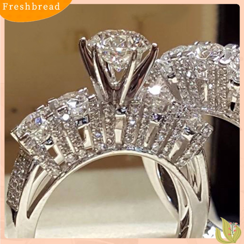 < Freshbread > 2Pcs/Set Cincin Couple Berlian Imitasi Hias Glossy Gaya Mewah Cincin Jari Indah Untuk Perjamuan