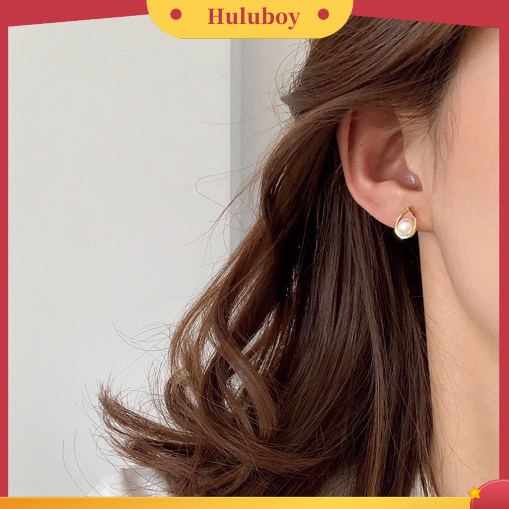 {Ready Stock} 1pasang Anting Wanita Gaya Perancis Retro Elegan Berlapis Emas Hypoallergenic Hadiah Fashion Perhiasan High Gloss Faux Pearl Cross Ladies Earrings Untuk Pesta