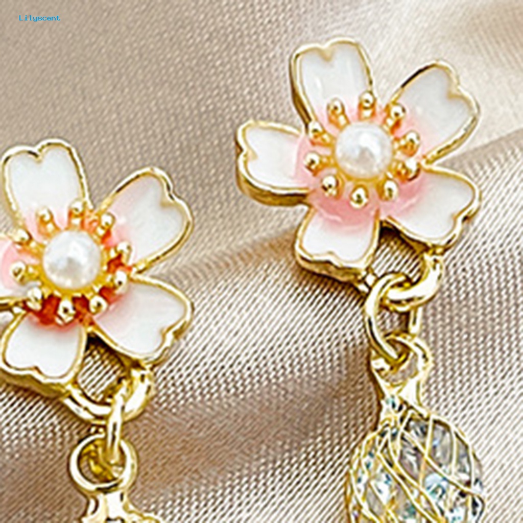 Lilyscent 1pasang Anting Menjuntai Hypoallergenic Untuk Temperamen Prom Anting Drop Tahan Lama Motif Bunga