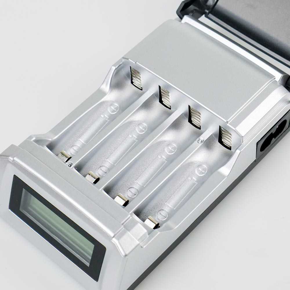 Taffware Charger Baterai Smart Intelligent LCD 4 Slot - C905W