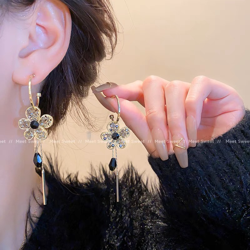 Versi Korea Anting Rumbai Bunga Bertabur Berlian Gaya Baru Anting Temperamen Perempuan Trendi Retro Atmosfer Influencer Prancis