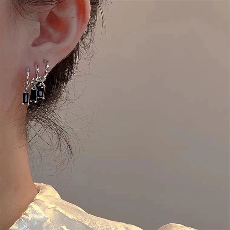 Baru Tiga Baris Hitam Kristal Persegi Rumbai Anting Fashion Logam Wanita Klasik Musim Panas Zirkon Elegan Perempuan Trendi Perhiasan