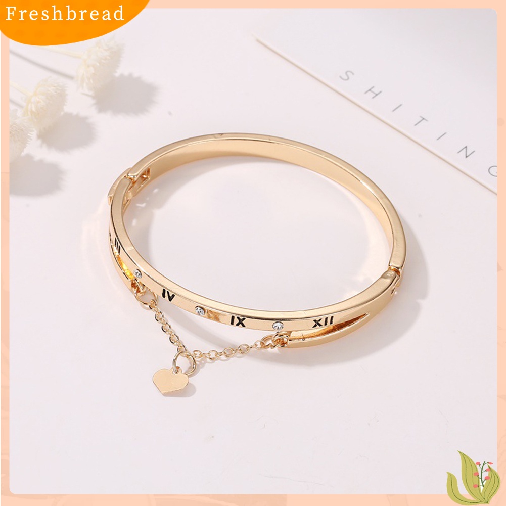 &lt; Freshbread &gt; Fashion Wanita Angka Romawi Craved Heart Pendant Chain Bracelet Charm Bangle