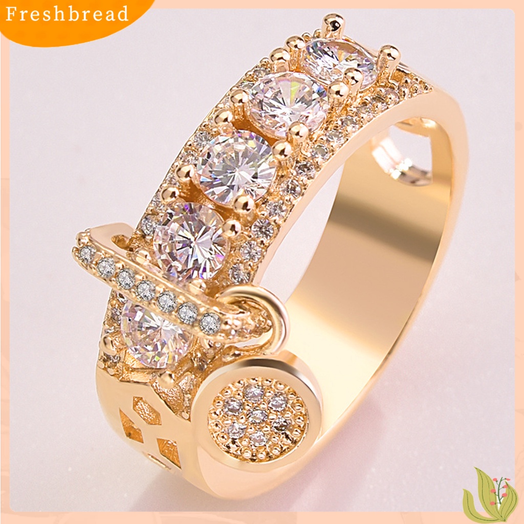 &lt; Freshbread &gt; Cubic Zirconia Wanita Cincin Disc Liontin Alloy Berongga Lebar Cincin Kawin Perhiasan Fashion