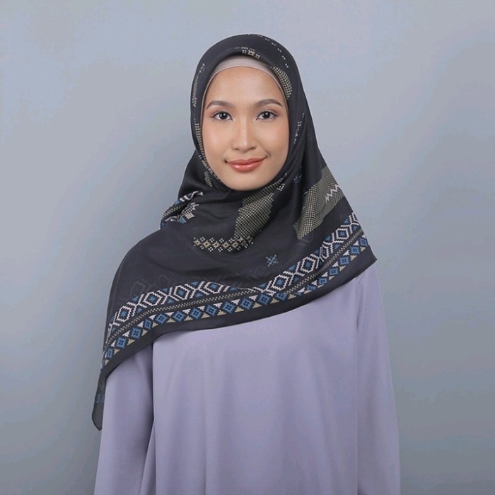 TERMURAH Zoya Kayla Scarf Krudung Hijab Jilbab Segiempat Motif Premium Ori Zoya - Hitam