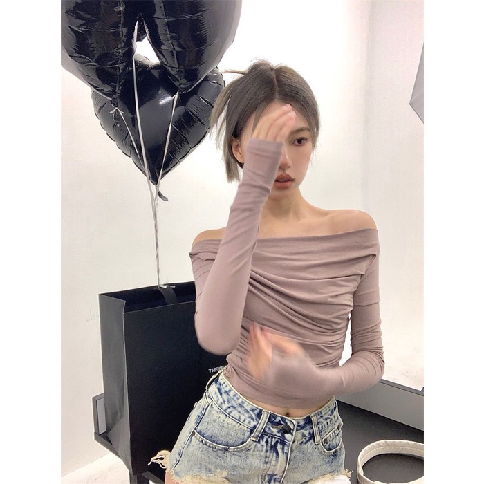 Red Hitam Satu Bahu Lengan Panjang T-shirt Wanita Musim Gugur Gadis Panas Rasa Desain Niche Murni Keinginan Ketat dan tipis Pendek Top
