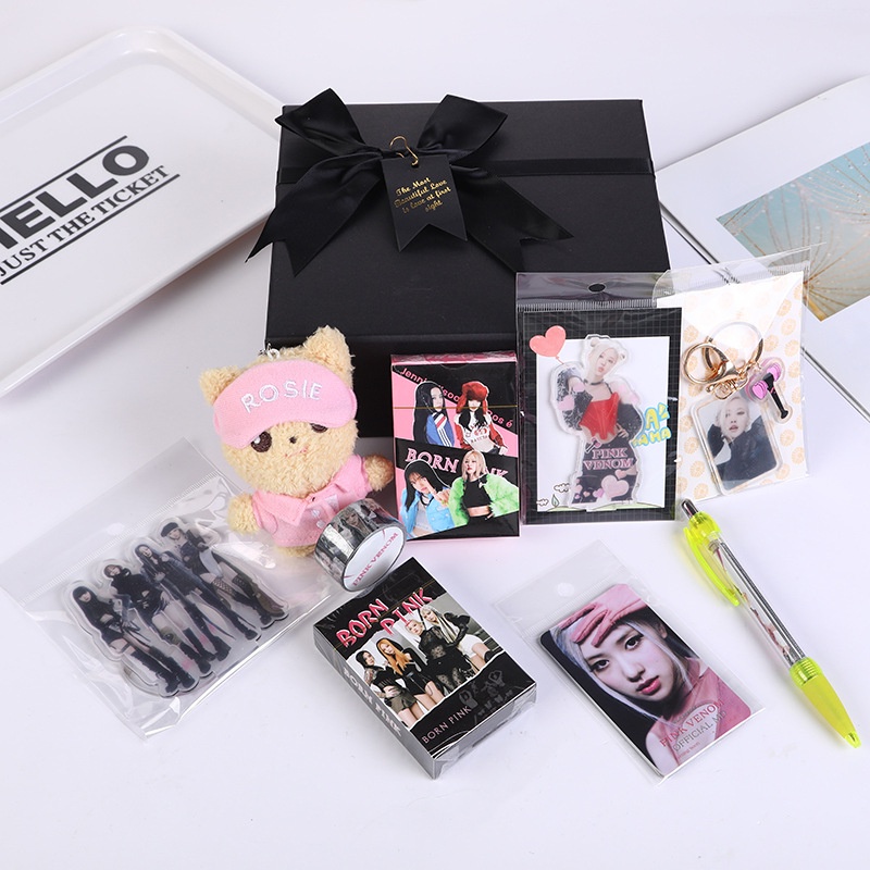 9pcs/set Blackpink Koleksi Deluxe Gift Box with BORN PINK Photocards Pendant Sticker Plush Doll Set Kotak Album Idola Korea Untuk Penggemar Blink Blackpink