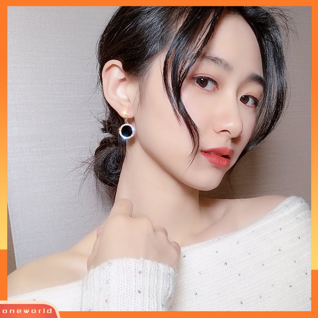 [ONE] 1pasang Anting Pejantan Geometris Hitam Elegan Temperamen Mewah Berlian Imitasi Bertatahkan Bulat Menjuntai Anting Fashion Perhiasan