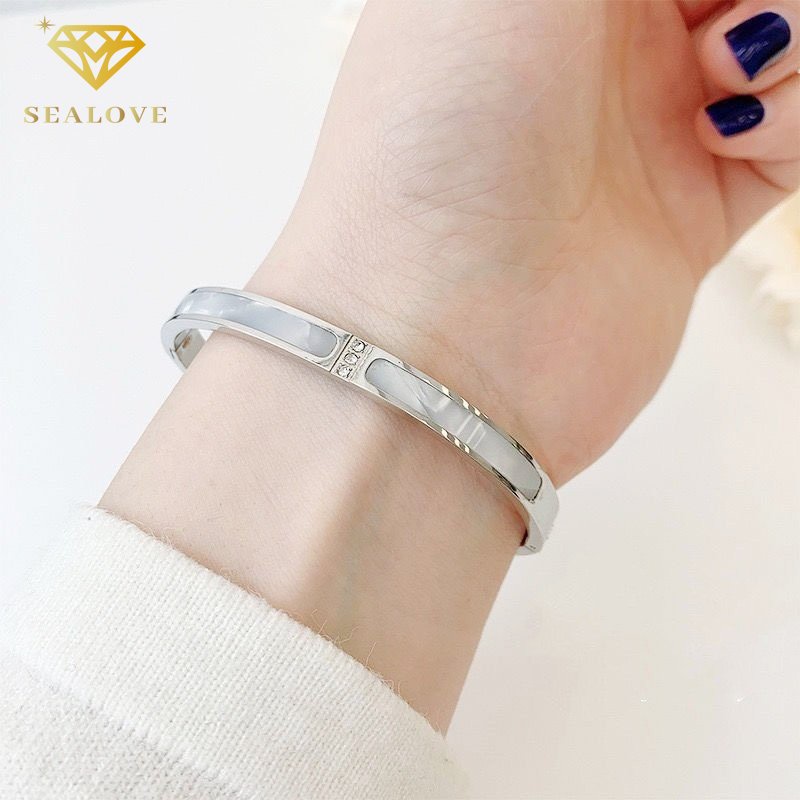 Gelang titanium Wanita Anti Karat Berlian Shell Emas 18K Aksesoris Mewah Korean Style COD