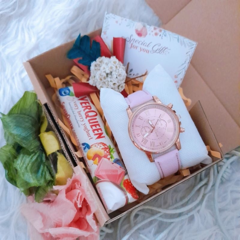 

Terbaru !! Hampers Coklat dan Jam Tangan Cewek Kado Ulang Tahun Hadiah Anniversary