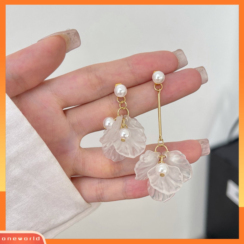 [WOD] 1pasang Anting Elegan Semua Pertandingan Pengerjaan Halus Shiny Eye-catching Dress Up Bentuk Bunga Aksesoris Fashion Canggih Untuk Kehidupan Sehari-Hari