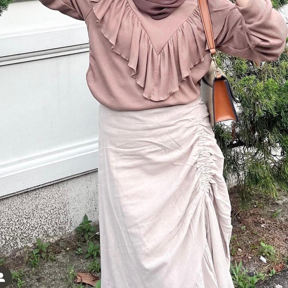 Blouse V Ruffle Bahan Rib Pastelly
