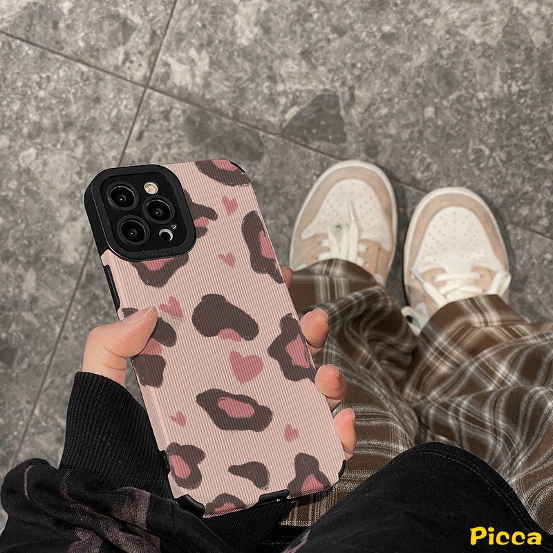 IPHONE Casing Jahitan Kontras Leopard Merek Trendi Kompatibel Untuk Iphone11 13 12 14 Pro MAX XR 7 8 Plus X XS MAX 7Plus Cinta Hati Tekstur Kulit Shockproof Cover