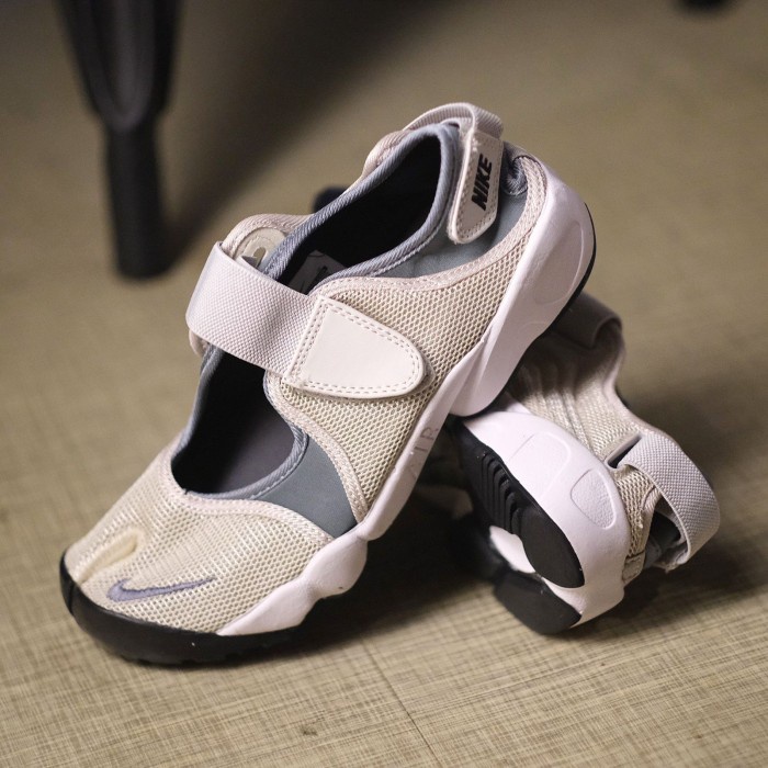 SEPATU SNEAKERS WANITA NIKE AIR RIFT GREY WHITE ORIGINAL - GREY WHITE, 36