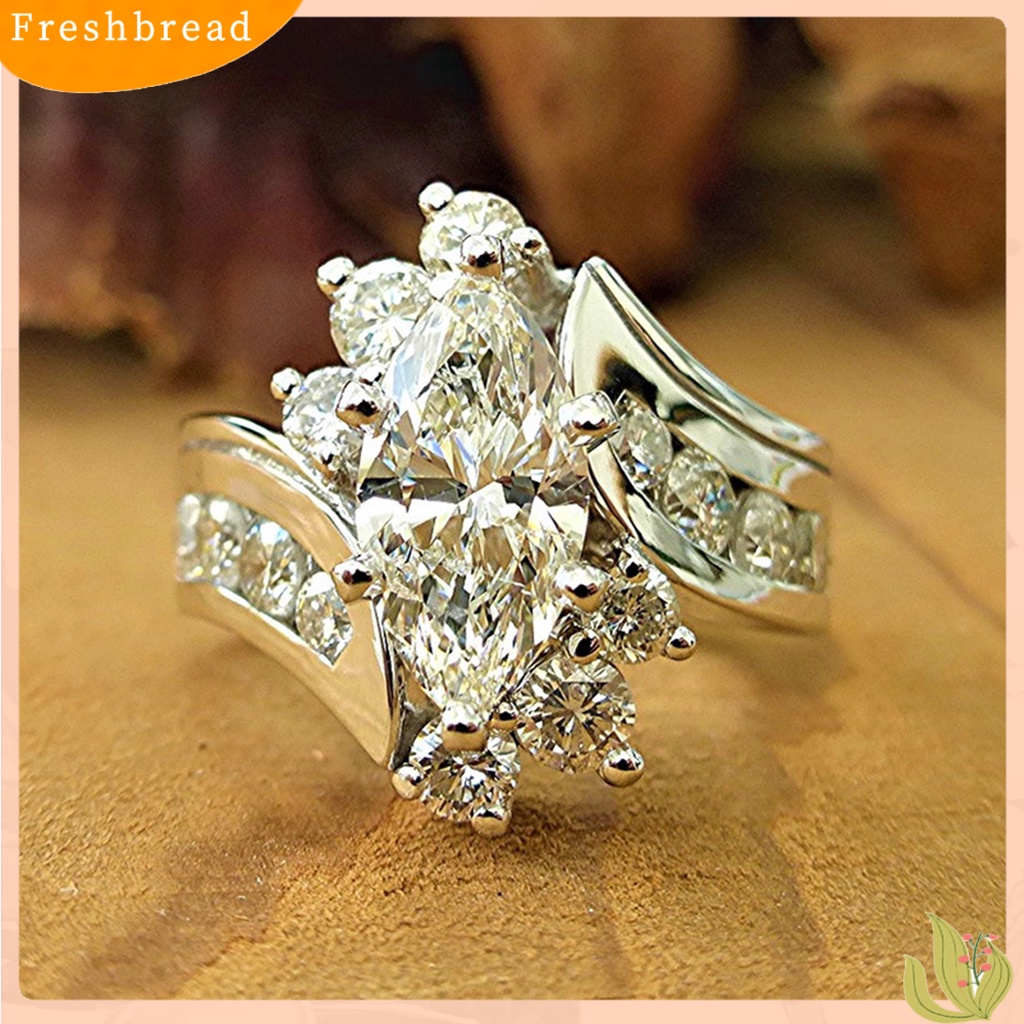 &lt; Freshbread &gt; Fashion Cincin Sparkling Creative Shape Shiny Efek Visual Tidak Iritasi Mudah Dipakai Zirkon Hias Bersinar Jari Cincin Wanita Perhiasan Pernikahan Hadiah Ulang Tahun