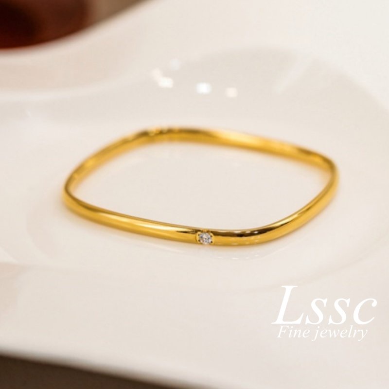 Gelang Titanium Wanita Anti Karat Persegi Permata Mata Satu Emas 18K Simpel Mewah Berlian Bangle Fashion Korea Aksesoris Perhiasan