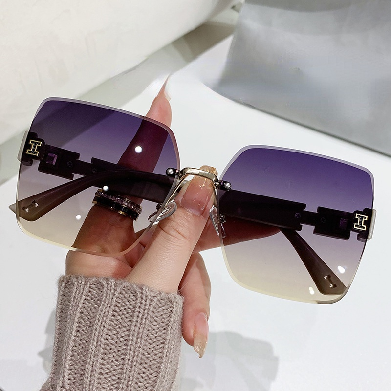 Kacamata Hitam Fashion Square Aesthetic Shades Untuk Wanita/Pria Metal Frame Sunglasses Eyewear