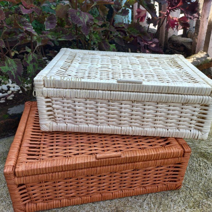 

keranjang rotan laci tutup