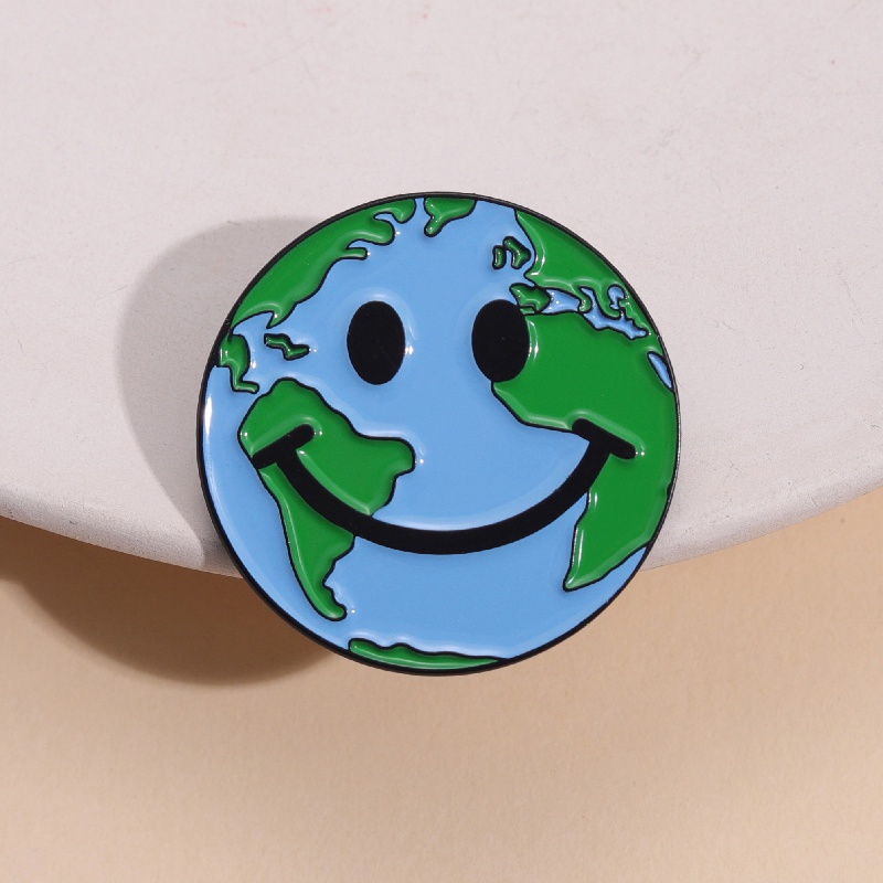 Bros Emoticon Senyum Lucu Globe Badge Hadiah Untuk Teman Kostum Aksesori