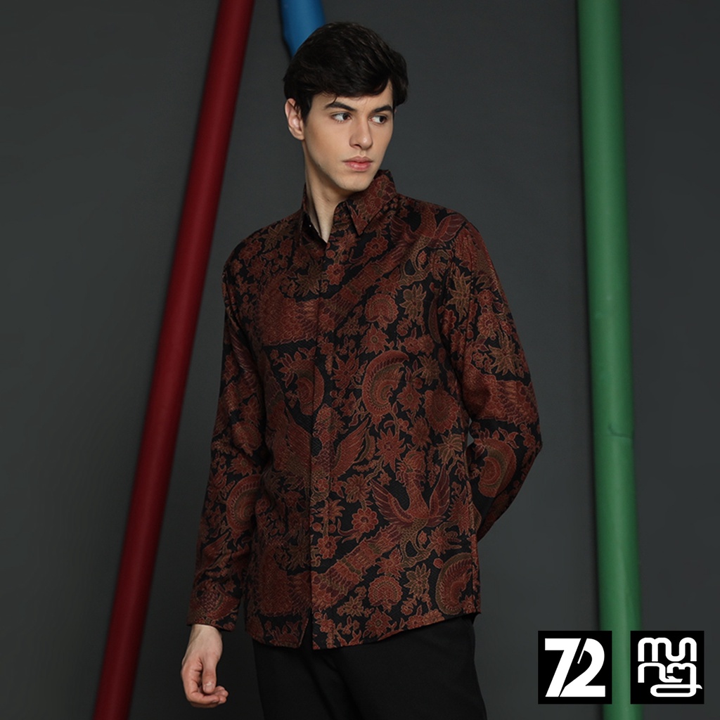 BATIK PRIA LENGAN PANJANG Kemeja Hem Slimfit Premium Motif Merak Warna Hitam Coklat 723586 Cap 72