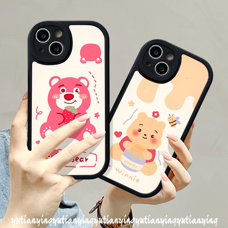 Casing Belakang Ponsel Winnie The Pooh Lucu Kompatibel Untuk iPhone 11 13 14 12 Pro XR XS X Max Max 6 6s 8 7 Plus SE 2020 Lembut Tpu Kartun Strawberry Bear Manyo Cover