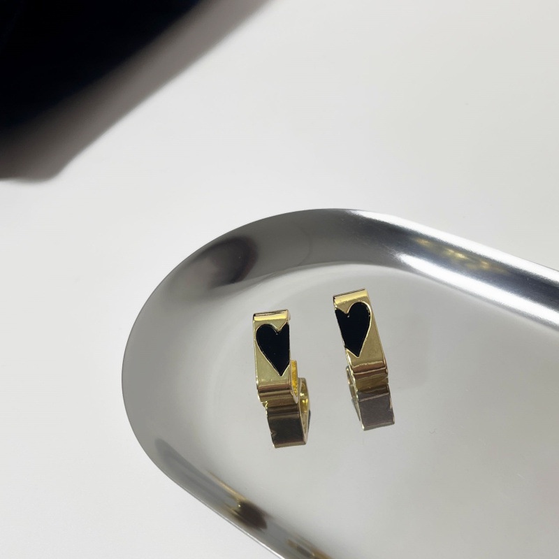 Anting Cinta Logam Aksesoris Telinga Kepribadian Fashion Sederhana