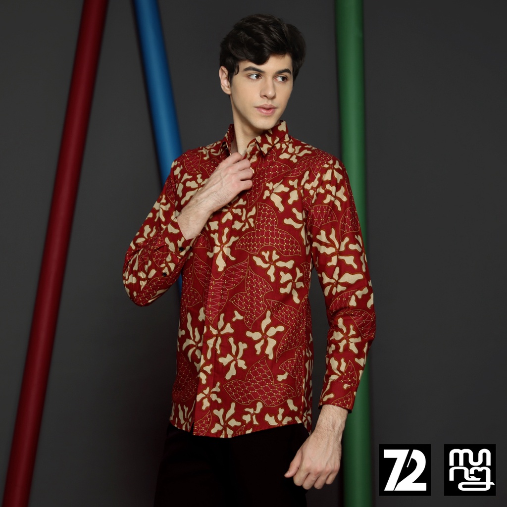 BATIK PRIA LENGAN PANJANG Kemeja Premium Motif Daun Singkong Warna Merah Abang 723701 Cap 72 - Baju Kemeja Atasan Pakaian Setelan Batik Pria Cowok Laki Laki Remaja Keluarga Kantor Lengan Panjang Modern Slimfit Slim Fit Premium Kekinian