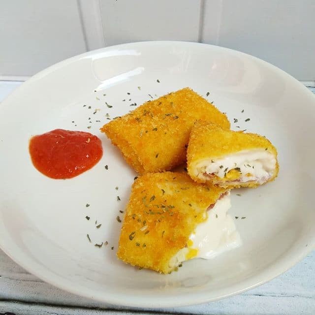

✨Ready Stok✨ - Risoles Beku / Frozen (isi 5) - smoked beef