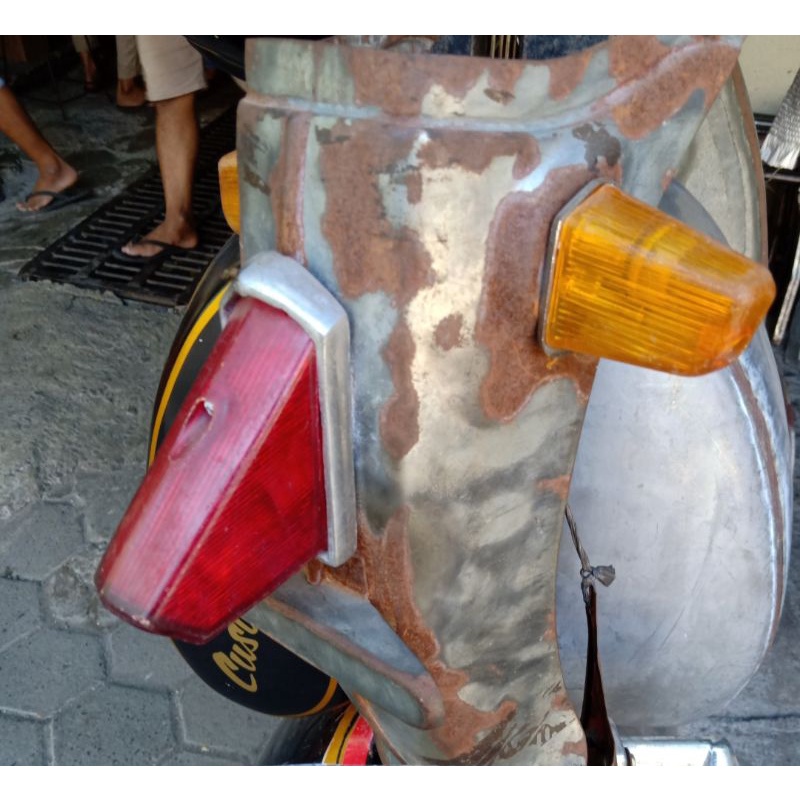 setop lampu belakang C50 set sen belakang c50 kiri kanan (1set )sen belakang Honda c50 /sen belakang