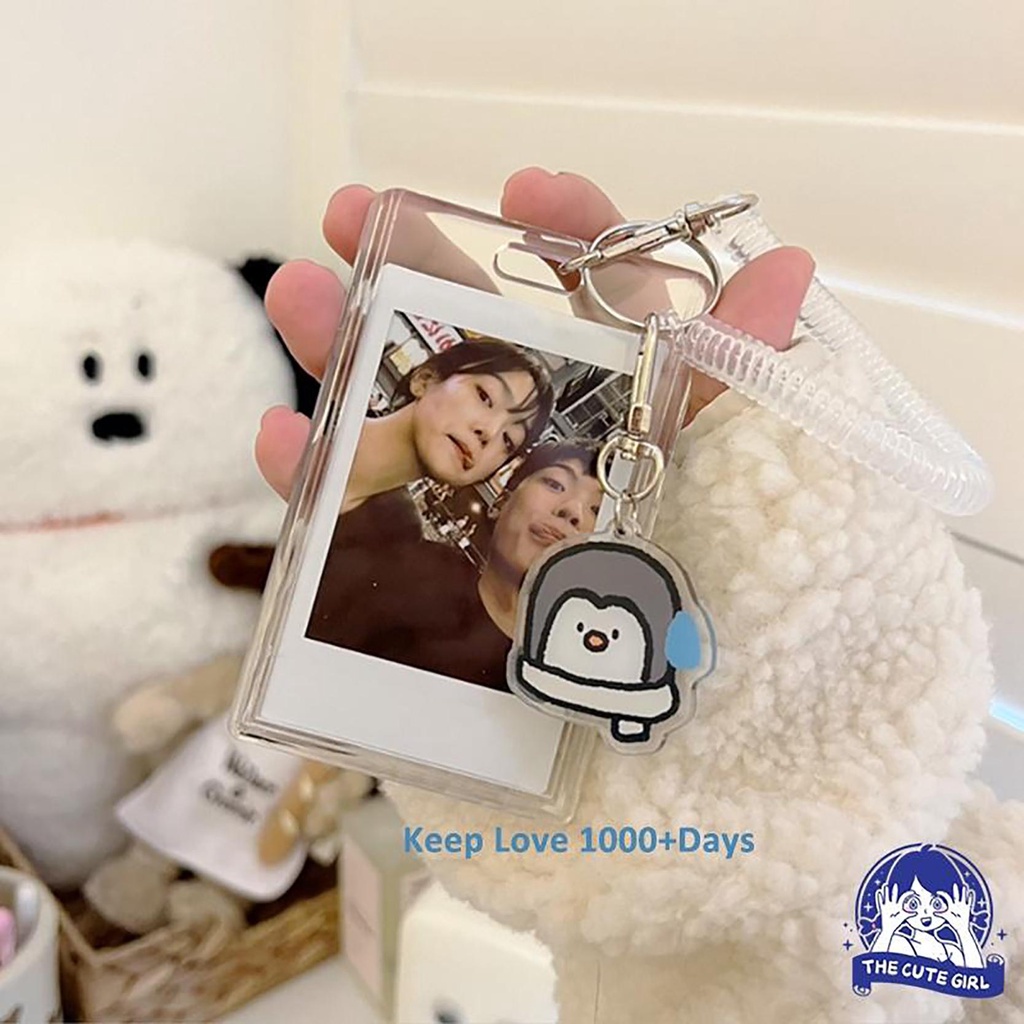 

Card Protector/Card Holder/Nama Holder/Gantungan Kunci Holder Kartu Bahan Akrilik Transparan Ukuran 3 Inci - Stazionario