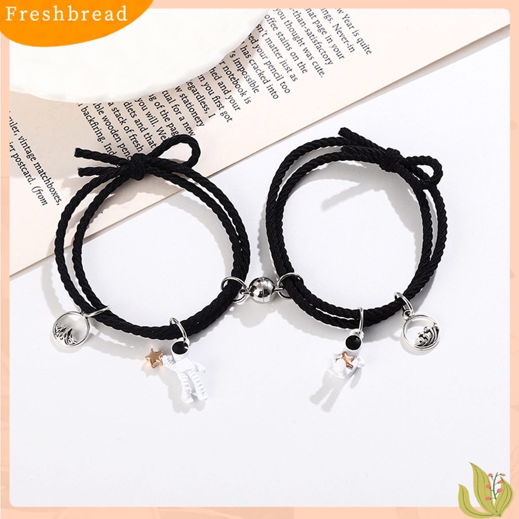 &lt; Freshbread &gt; 2Pcs Gelang Indah ic Adsorpsi Alloy Menggemaskan Spaceman Pendant Fashion Bracelet Untuk Anak Perempuan