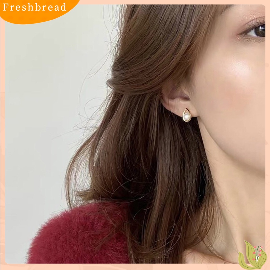 &lt; Freshbread &gt; 1pasang Anting Wanita Gaya Perancis Retro Elegan Berlapis Emas Hypoallergenic Hadiah Fashion Perhiasan High Gloss Faux Pearl Cross Ladies Earrings Untuk Pesta