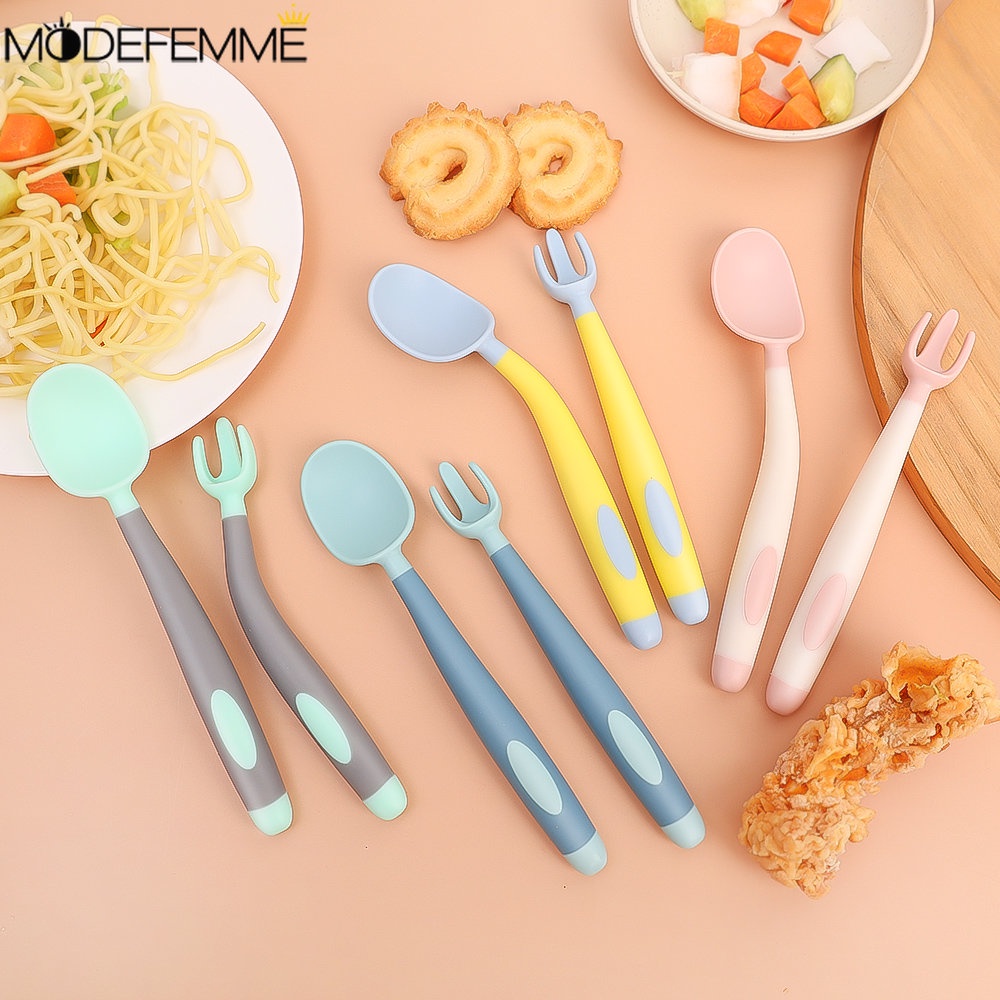 2pcs/set360 ° Alat Makan Fleksibel Peralatan Makan Makan Makan Makan Bayi 4warna Peralatan Latihan Anak Dapat Ditekuk Training Spoon Fork Set Baby Silicone Spoon Fork