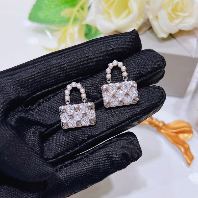 Goldkingdom Aksesoris Perhiasan Fashion Ready Stock Tas Geometris Anting Pejantan, Anting Mutiara, Wanita Cahaya Mewah, Temperamen High-end, Temperamen Anting