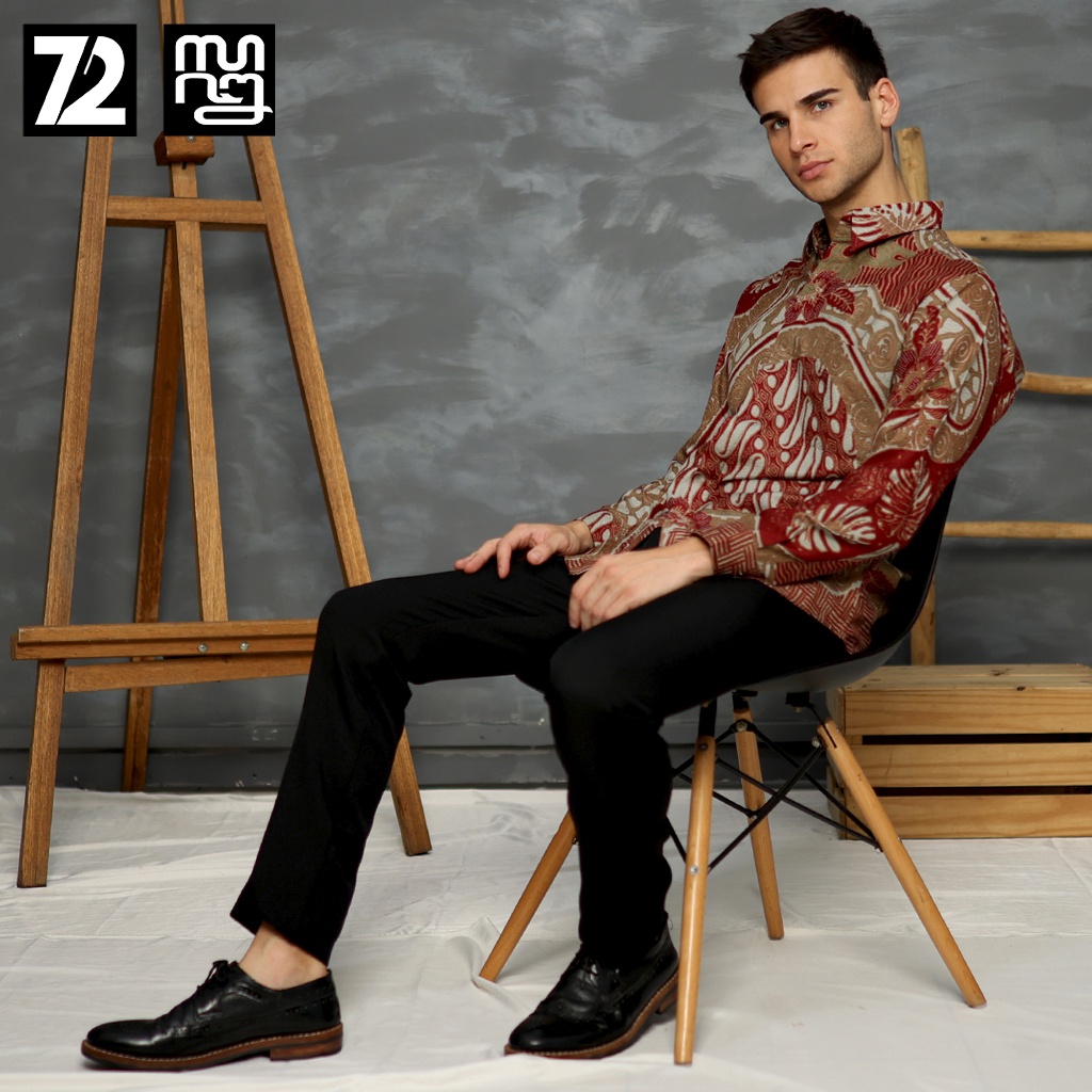 KEMEJA BATIK PRIA LENGAN PANJANG Kemeja Dobby Slimfit Motif Parang Roll Warna Merah Maroon 723443 Cap 72 - Baju Kemeja Atasan Pakaian Setelan Batik Pria Cowok Laki Laki Remaja Keluarga Kantor Lengan Panjang Modern Slimfit Slim Fit Premium Kekinian