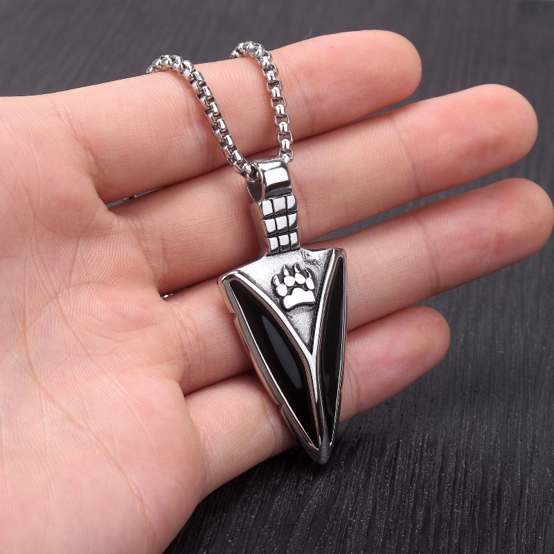 [Z H Perhiasan] Vintage Viking Hip Hop Battle Spear Pendant Fashion Pria Dan Wanita Anti Karat Kalung Punk Pesta Rock Baja Titanium Perhiasan Aksesoris Grosir