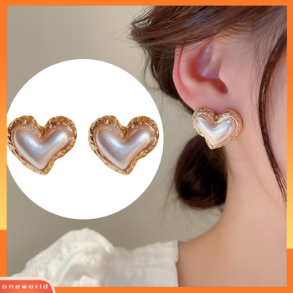 [EONE] Wanita Ear Studs Gradien Berbentuk Hati Cahaya Mewah Perak Wanita Kepribadian Fashion Mutiara Imitasi Stud Earrings Pakaian Sehari-Hari