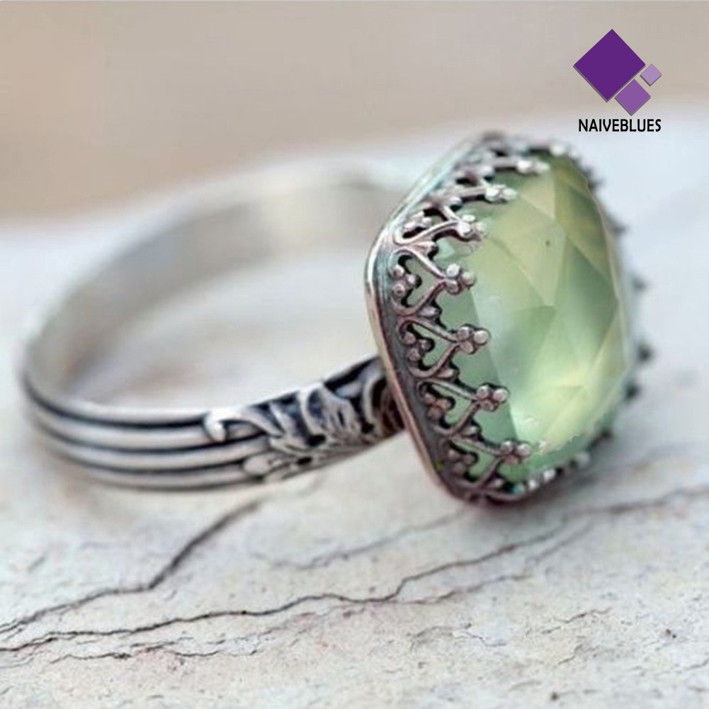 &lt; Naiveblues &gt; Vintage Wanita Persegi Panjang Faux Emerald Gemstone Hias Jari Cincin Hadiah