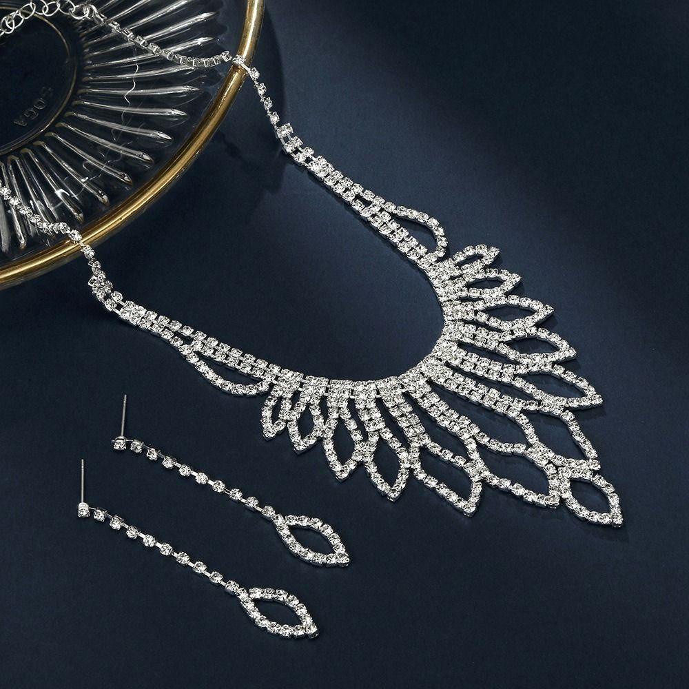 Needway   Set Perhiasan Pernikahan Pengantin Temperamen Indah Elegan Rumbai Berlian Imitasi Alloy Gaya Korea Menjuntai Anting