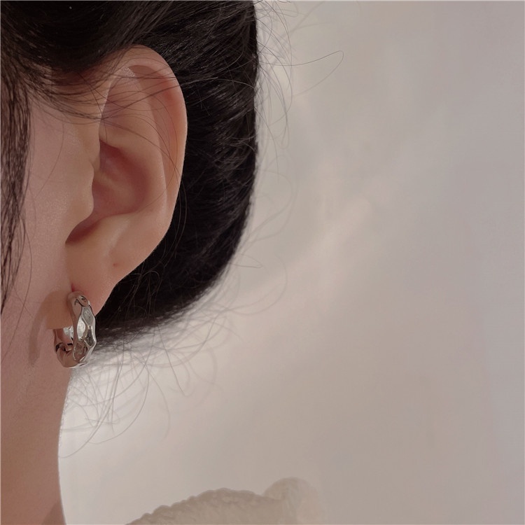 Aksesoris Anting Hoop Tekstur Logam Simple Fashionable