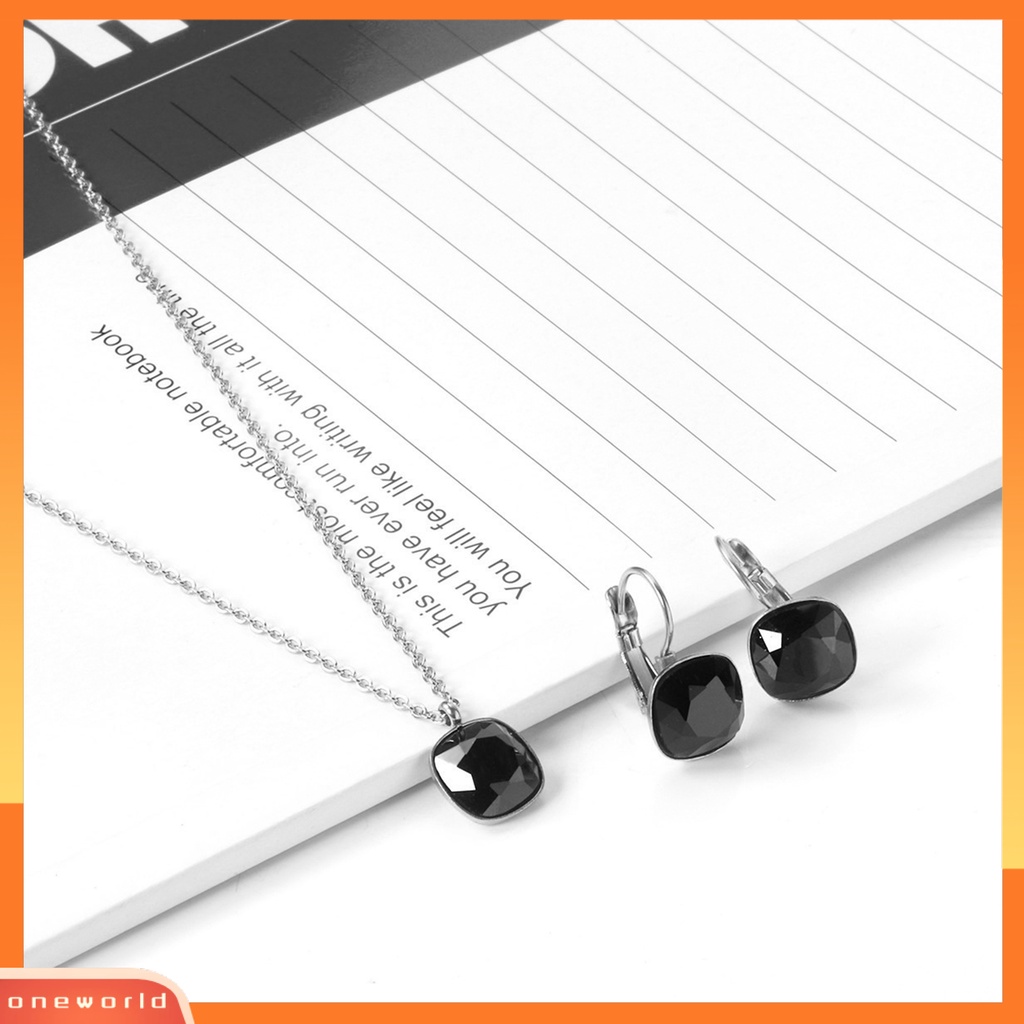 [ONE] 1set Wanita Anting Kristal Imitasi High Gloss Geometris Temperamen Menawan Dekorasi Cahaya Yang Indah Mewah Square Pendant Kalung Wanita Aksesori