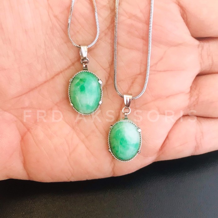 Kalung Liontin Batu Giok Hijau Susu