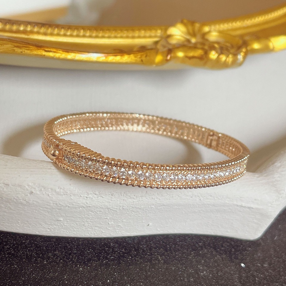 Korea Rose Gold Oval Gelang Ringan Mewah Zirkon Mikro Snap-on Hiasan Tangan Wanita