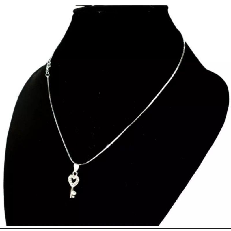 Kalung Liontin Love Kunci Titanium