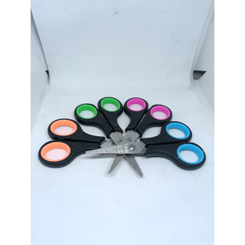 

GUNTING BESI KECIL 1 LEMBAR WARNA WARNI MEREK MONTANA ATAU VOXY 540 1 LEMBAR ISI 12 PCS