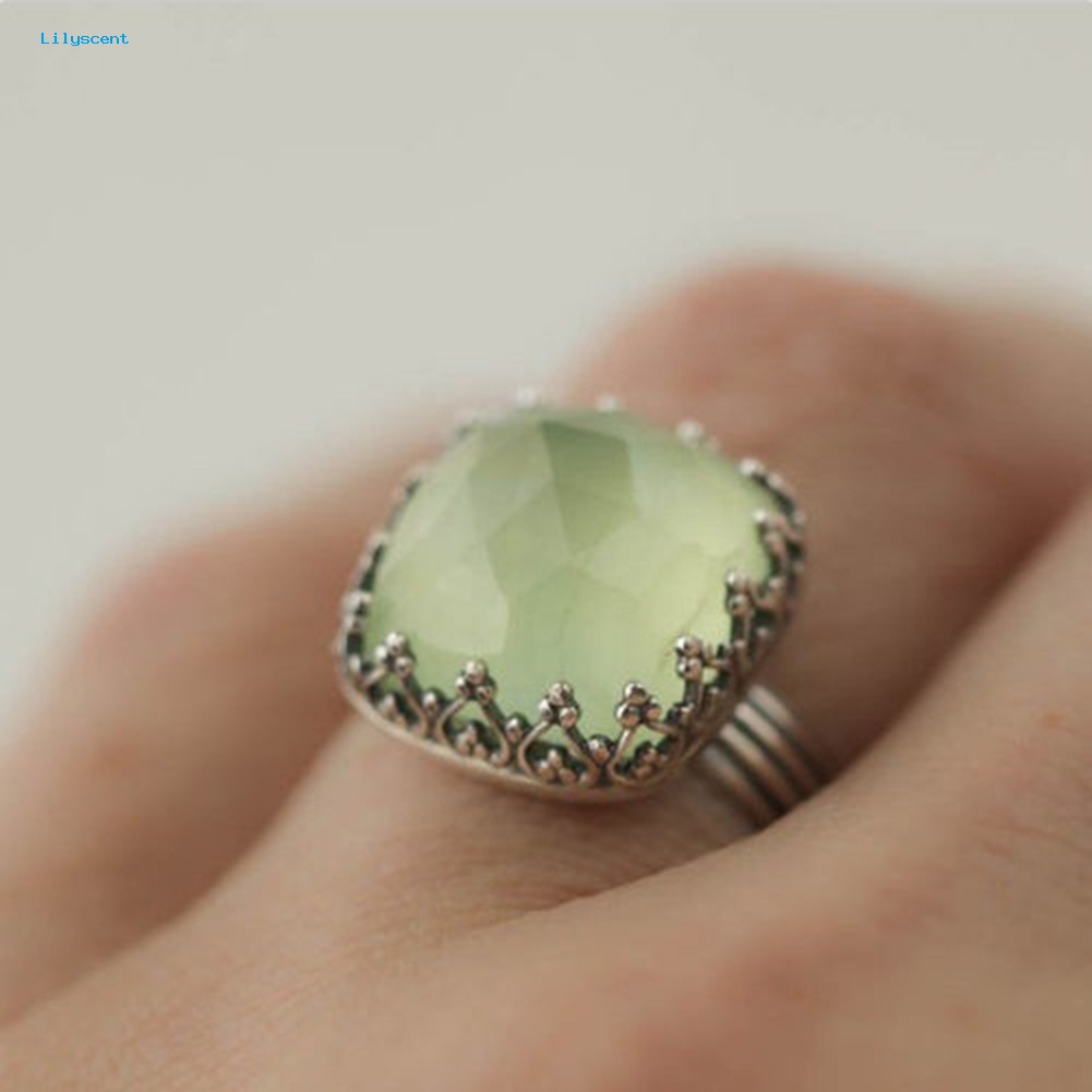 Lilyscent Vintage Wanita Persegi Panjang Faux Emerald Gemstone Hias Jari Cincin Perhiasan Hadiah