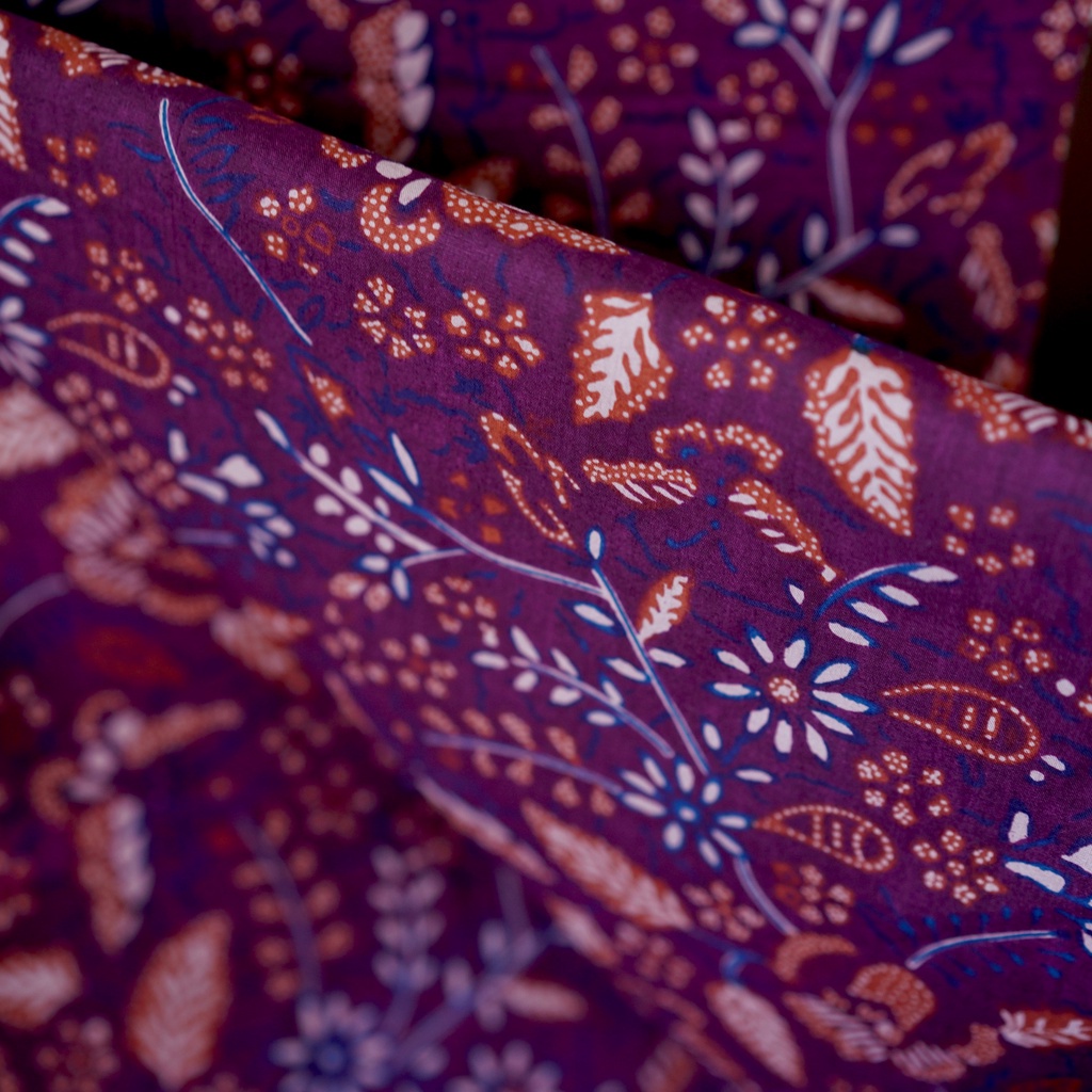 KAIN BATIK PREMIUM Bahan Katun Motif Kembang Setaman Warna Ungu Orange Oranye 723377 Cap 72 Jarik Jarit Samping Kebat Panjang Batik Katun Modern Premium Bahan Seragam Batik Pernikahan Kantor Keluarga Murah Kamen Jadi Batik Bali Lembaran