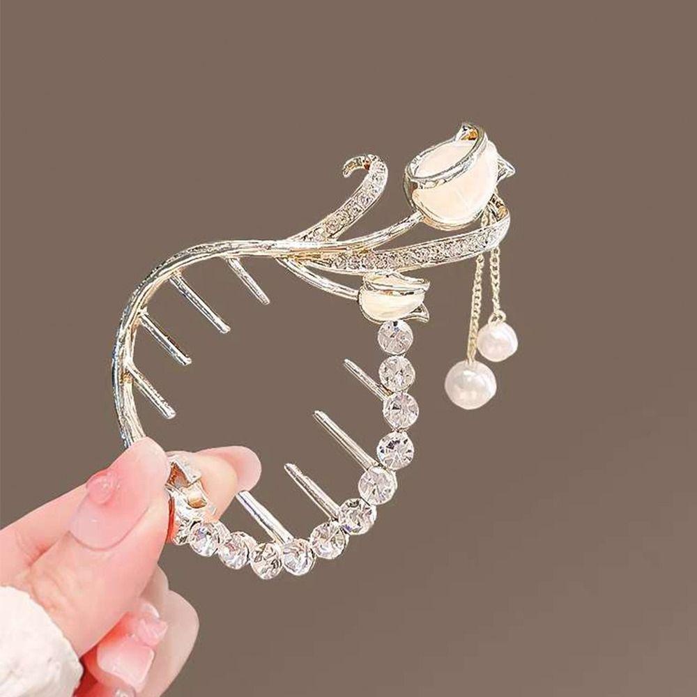 Needway Wanita Ponytail Gesper Trendi Manis Hiasan Kepala Mutiara Imitasi Tulip Hiu Klip Rumbai Ponytail Holder Gaya Korea Hair Clip