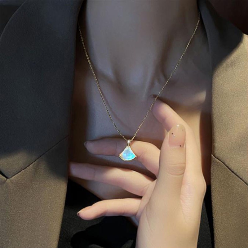 Kalung Geometris Shell Alloy Berlian Imitasi Fashion Untuk Wanita